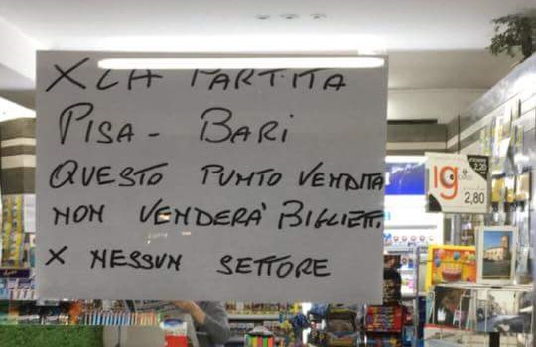 Pisa, la protesta si allarga: «Non vendiamo più i biglietti»