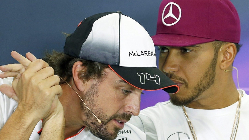 F1, Hamilton apre ad Alonso: «Serve un pilota esperto»