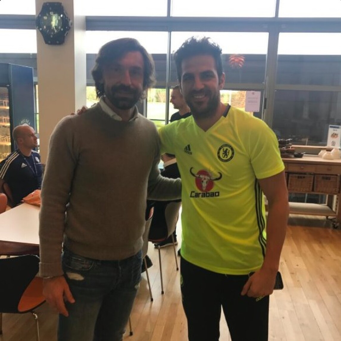 Chelsea, a Londra c'è Pirlo: che abbraccio con Fabregas!