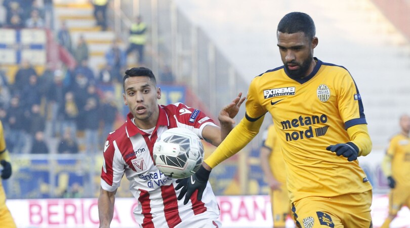 Serie B: Vicenza-Verona 1-0, le immagini del match