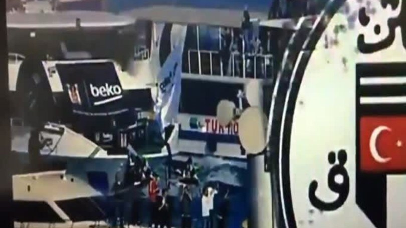 Turchia, esplosione in diretta tv: panico nello studio
