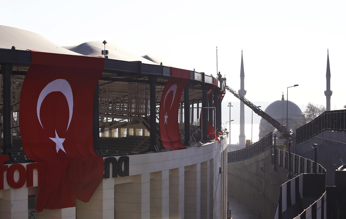 Turchia, esplosione a Istanbul: 38 morti, 7 civili