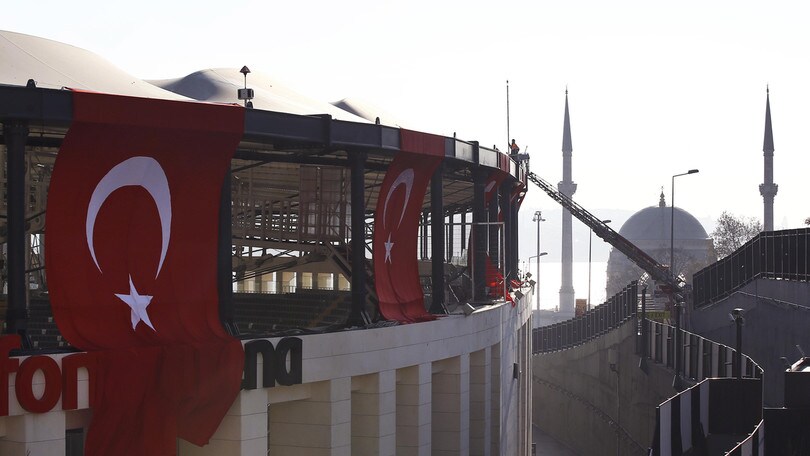 Turchia, esplosione a Istanbul: 38 morti, 7 civili