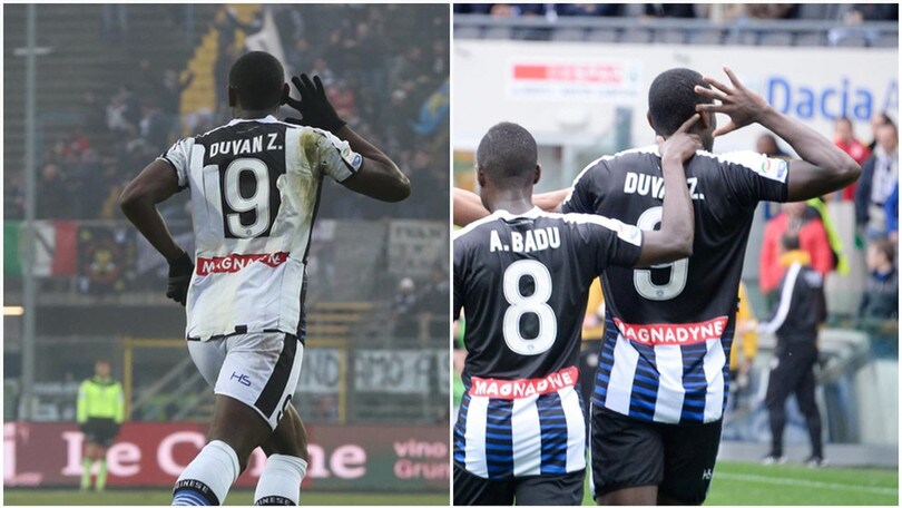 Maglia troppo scura dietro? L'Udinese "risolve" col nastro adesivo