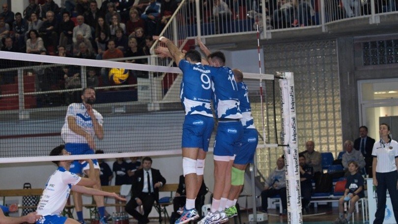 Volley: A2 Maschile, Girone Blu tre squadre in vetta
