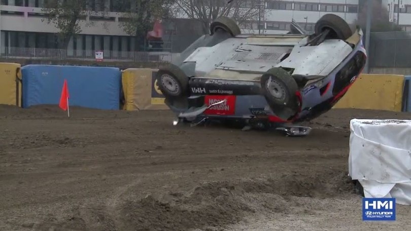 Motor Show, brividi per Neuville