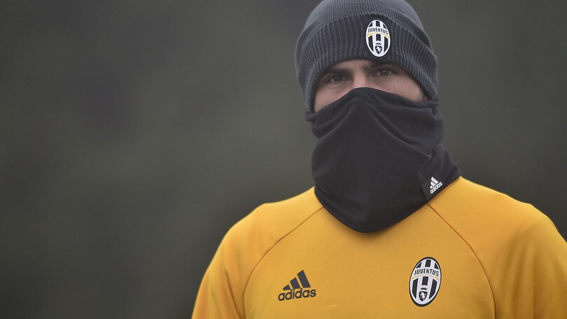 Juve, chi è il giocatore mascherato?