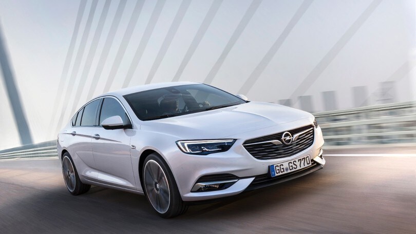 Opel Insignia 2017: grande, leggera, atletica