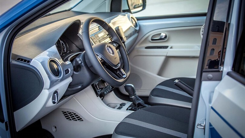 Volkswagen e-up, le nuove volanti elettriche della Polizia di Roma