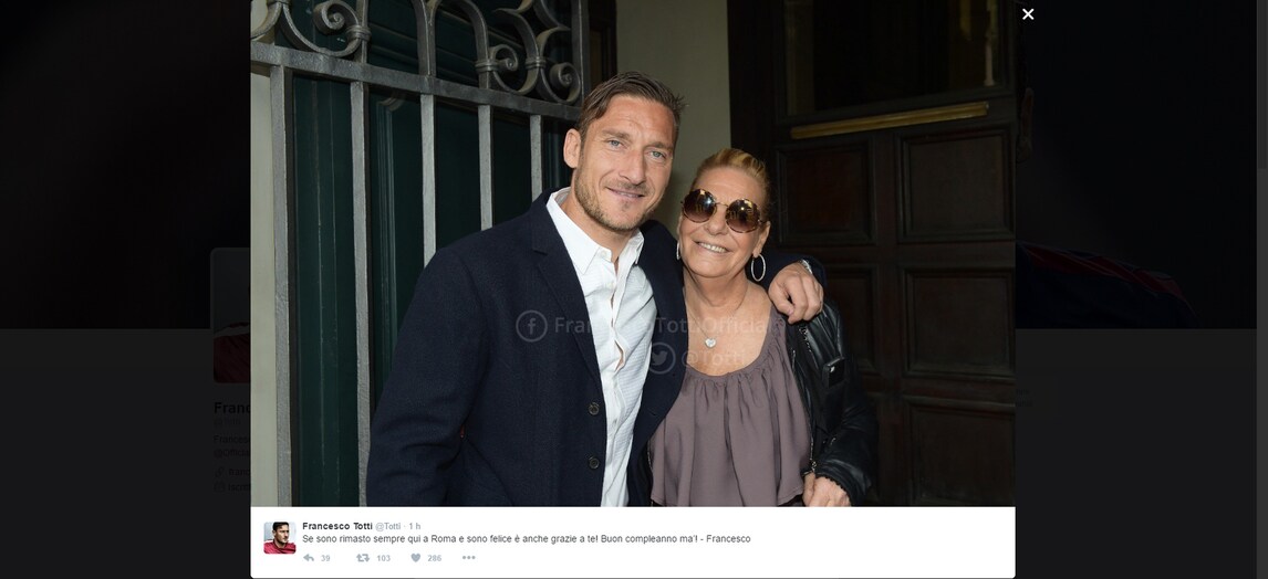 Roma, Totti fa gli auguri alla mamma: «Sono rimasto grazie a te»