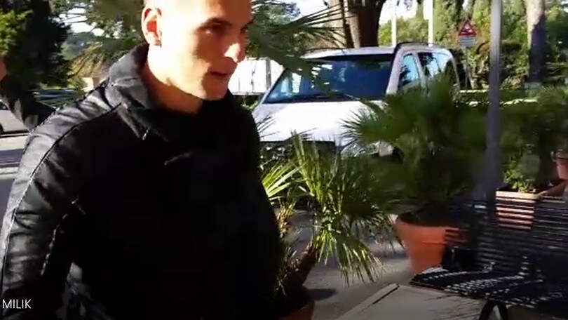 Napoli, Milik arriva a Villa Stuart per la visita di controllo