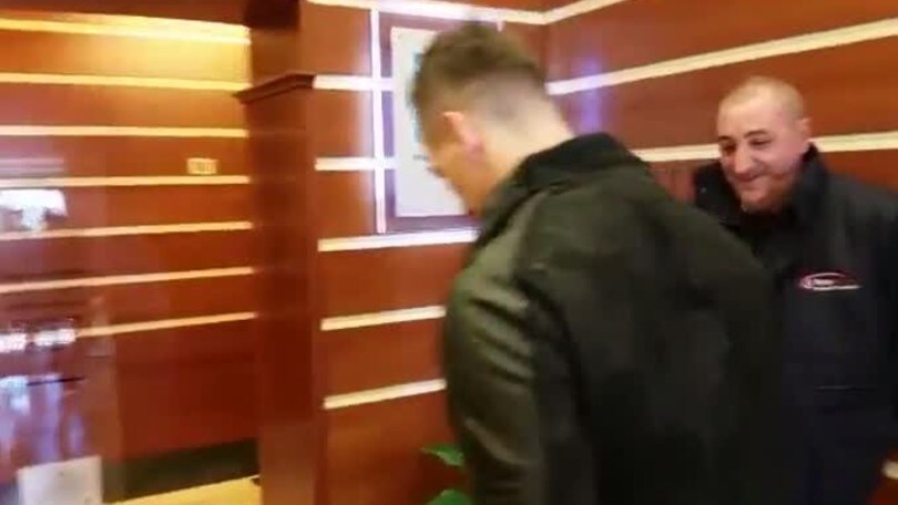 Napoli, Milik arriva a Villa Stuart per la visita di controllo