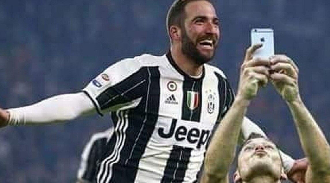 La Juve batte la Roma e il web se la ride