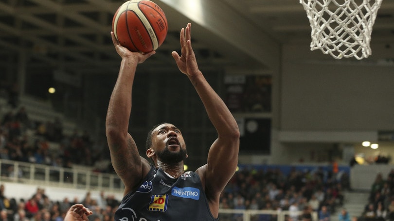 Trento schianta Varese con "super Lighty". Vittorie anche per Venezia e Avellino