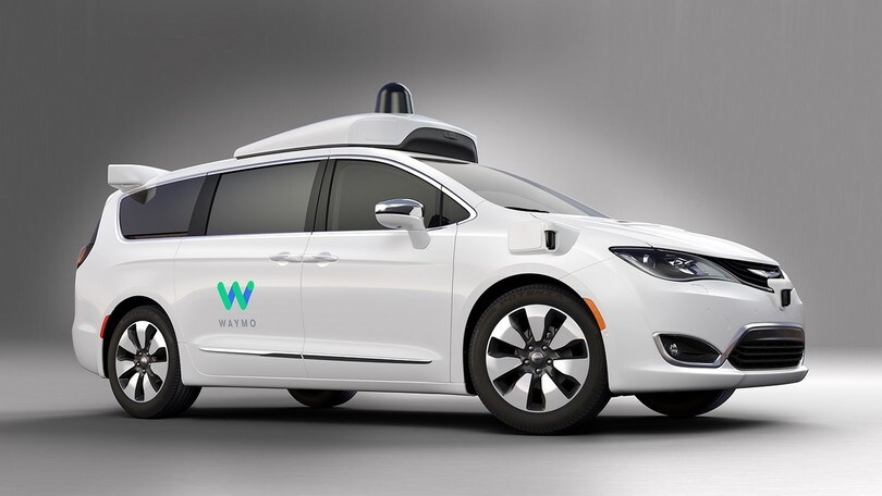 Guida autonoma, sono pronte le 100 Chrysler targate Waymo