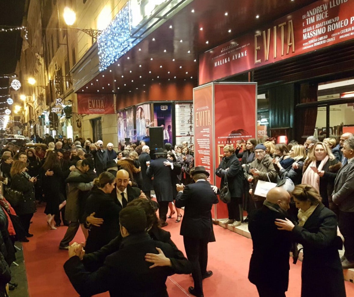 Al Teatro Sistina Malika Ayane è “Evita”