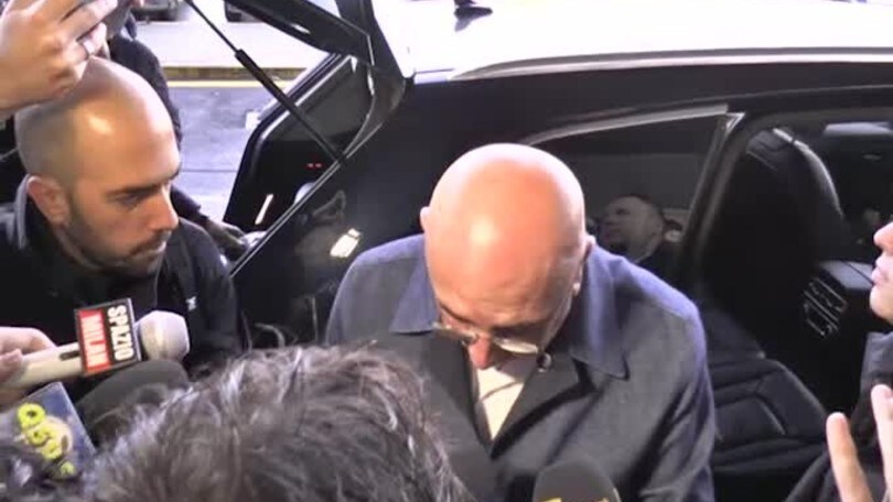 Galliani: "Un aereo è partito, l'altro no"