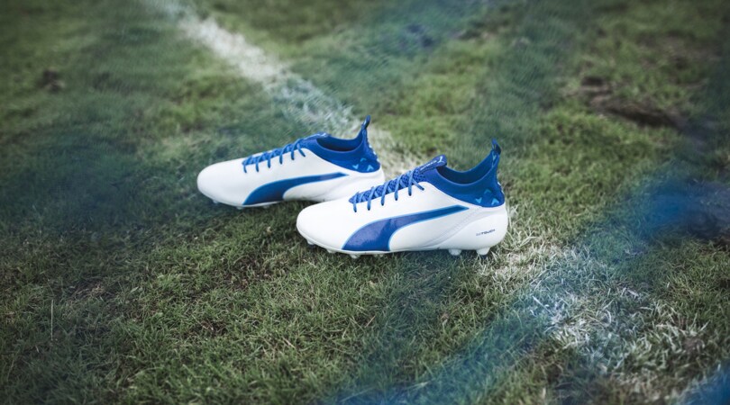 Bianco e blu i nuovi colori di Puma evoTOUCH