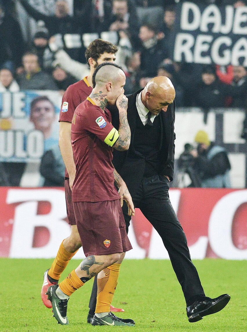 Serie A Roma, i convocati. Ecco Nainggolan e Totti, manca De Rossi