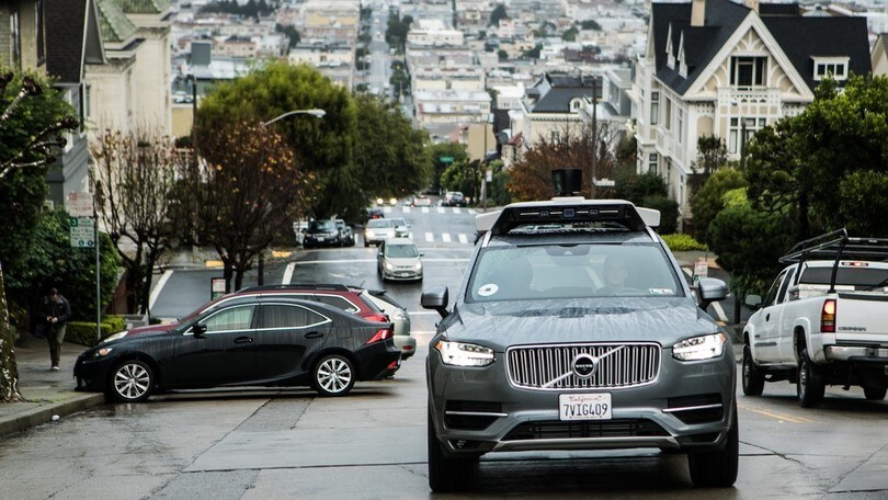 Guida autonoma, sequestrate in USA le 16 Volvo di Uber