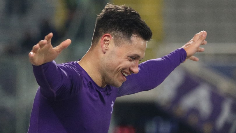 Fiorentina, Zarate resiste alla corte del Boca: vuole restare in viola