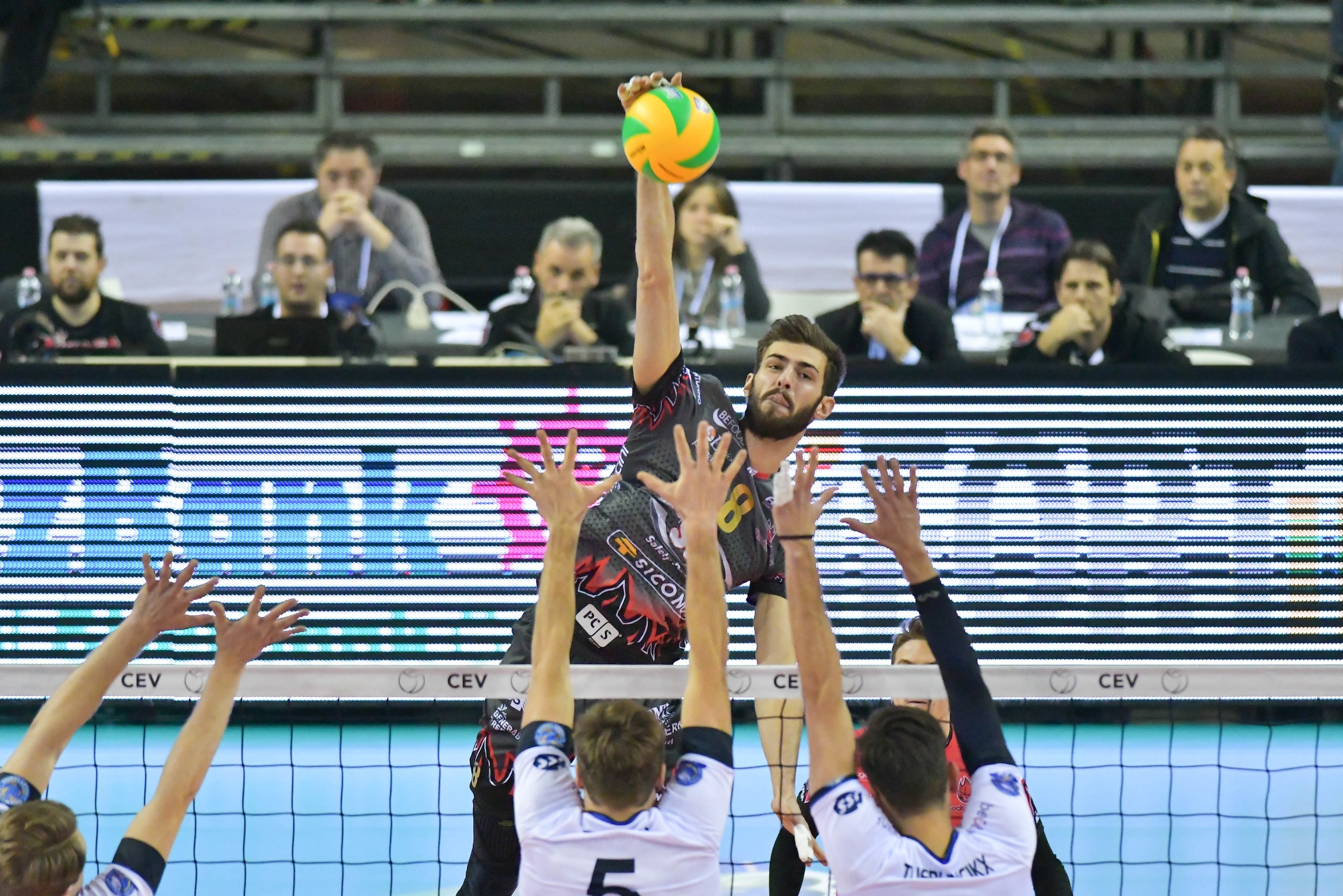 Volley: Champions League, Perugia vince nettamente sul Roeselare