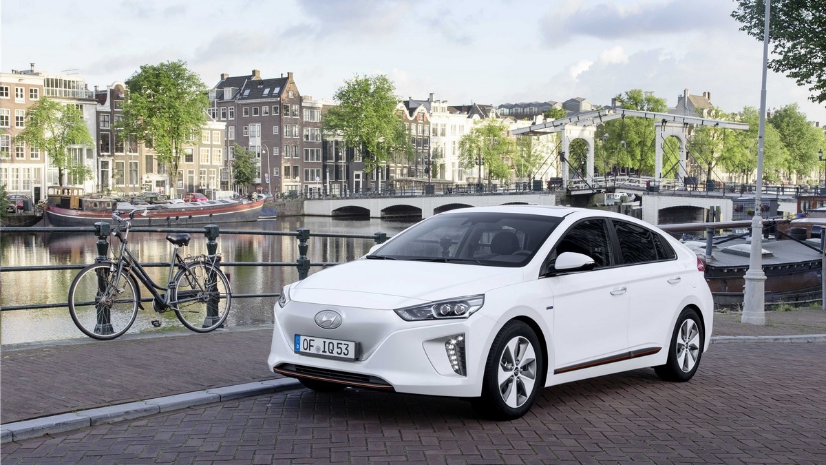 Hyundai Ioniq EV, info e prezzi