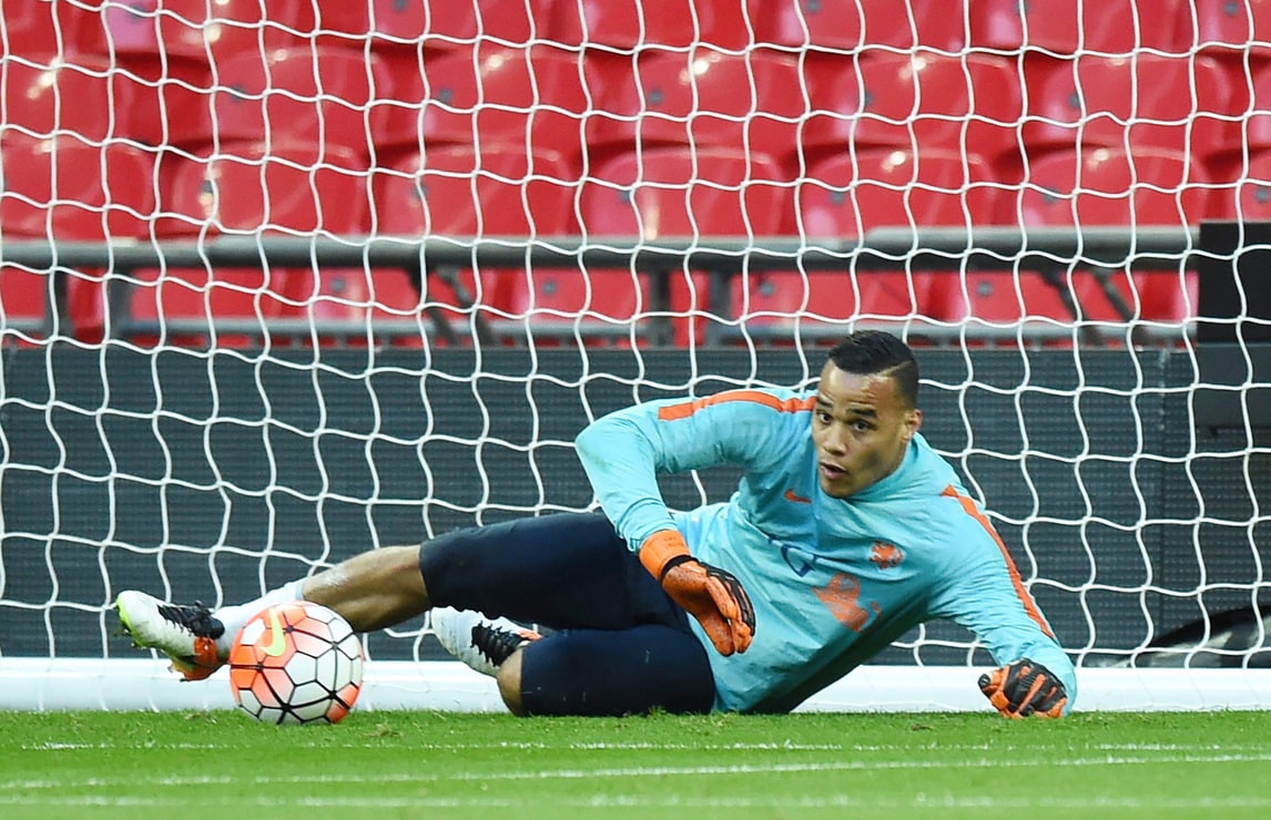 Il Tottenham blinda la porta: dopo Lloris prolunga il suo vice Vorm