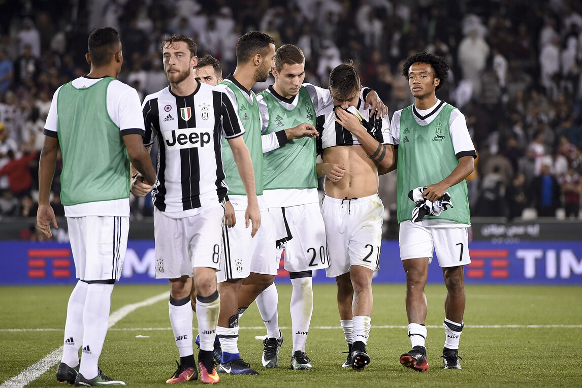 Juventus, la disperazione di Dybala dopo la sconfitta in Supercoppa