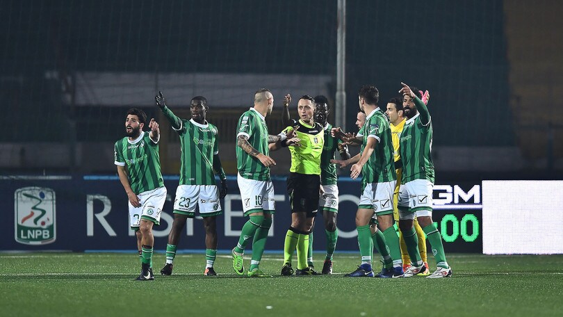 L'Avellino stende la Salernitana 3-2: non bastano Busellato e Donnarumma