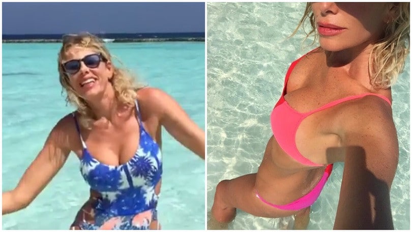 Alessia Marcuzzi scatenata al mare: il bikini è da urlo