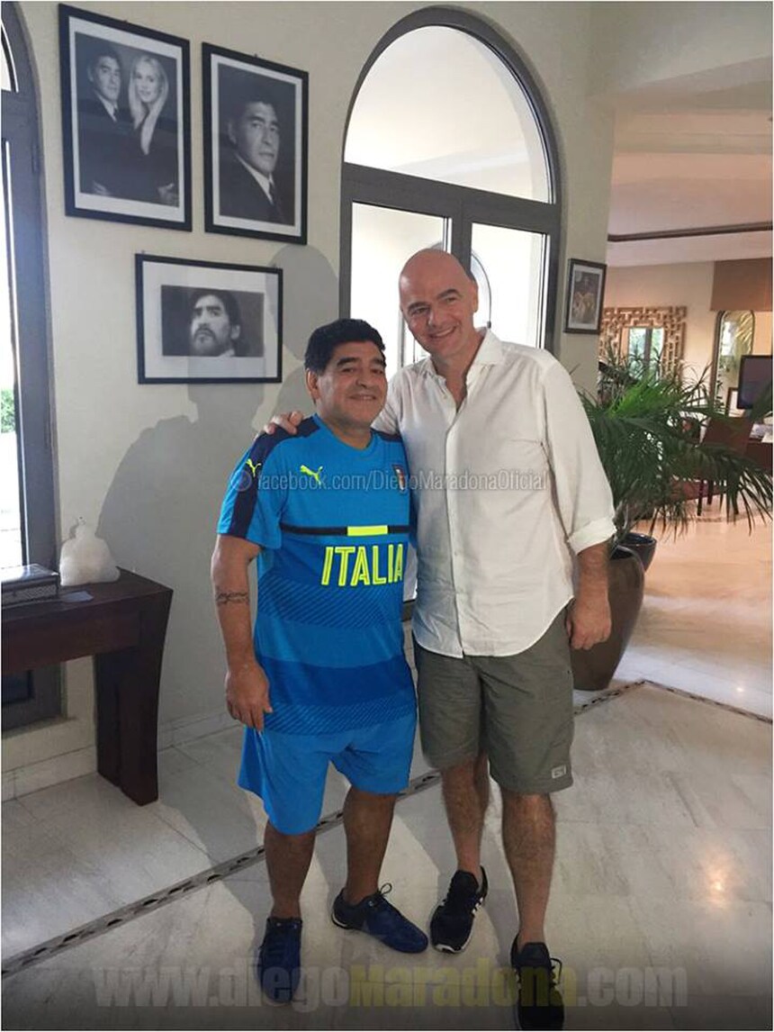 Maradona ospita Infantino: «Favorevole al Mondiale a 48 squadre»