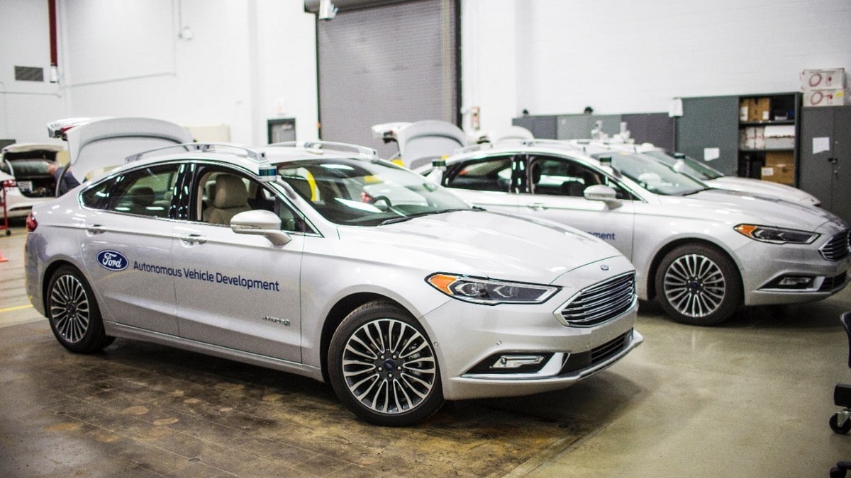 Ford triplica la flotta a guida autonoma