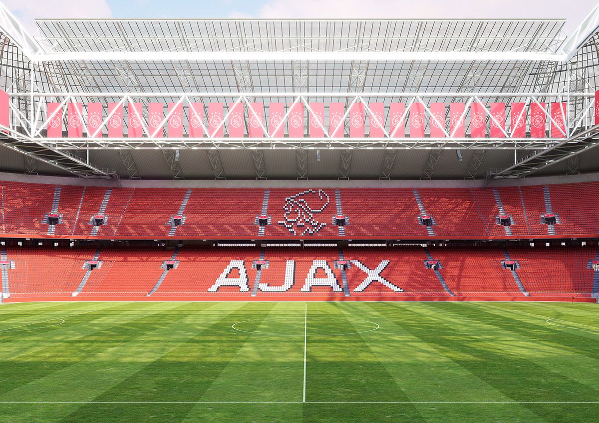 Nissan illumina l'Arena dell'Ajax con le batterie della Leaf