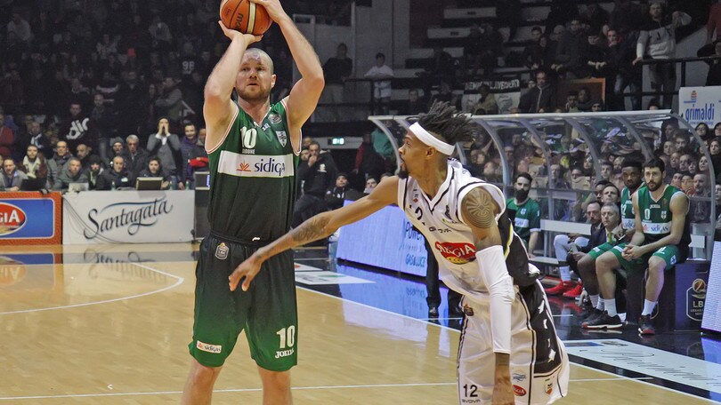 Leunen sbanca Caserta, il derby è di Avellino