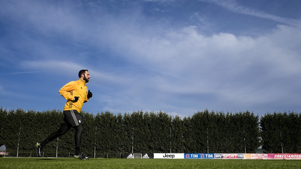 La Juventus torna in campo: Allegri ritrova Higuain