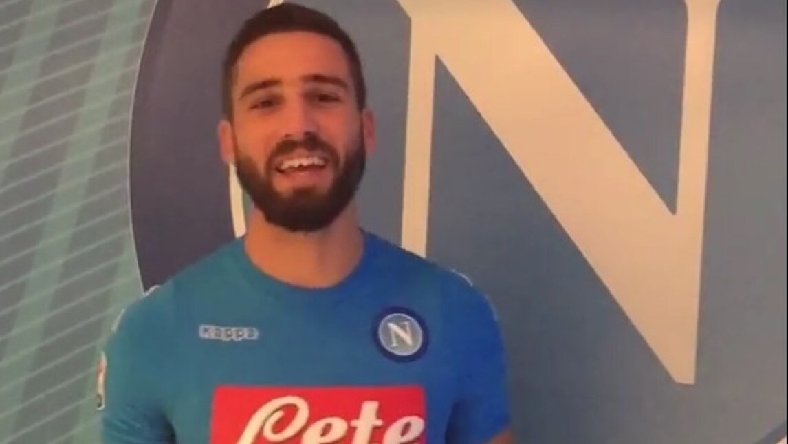 Napoli, ecco Pavoletti: «Contento matto di essere qui»