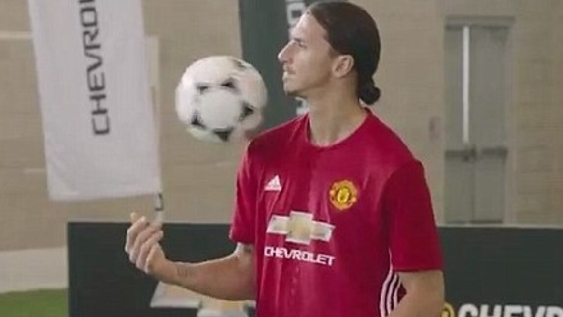 Lo scherzo di Ibrahimovic a Mkhitaryan