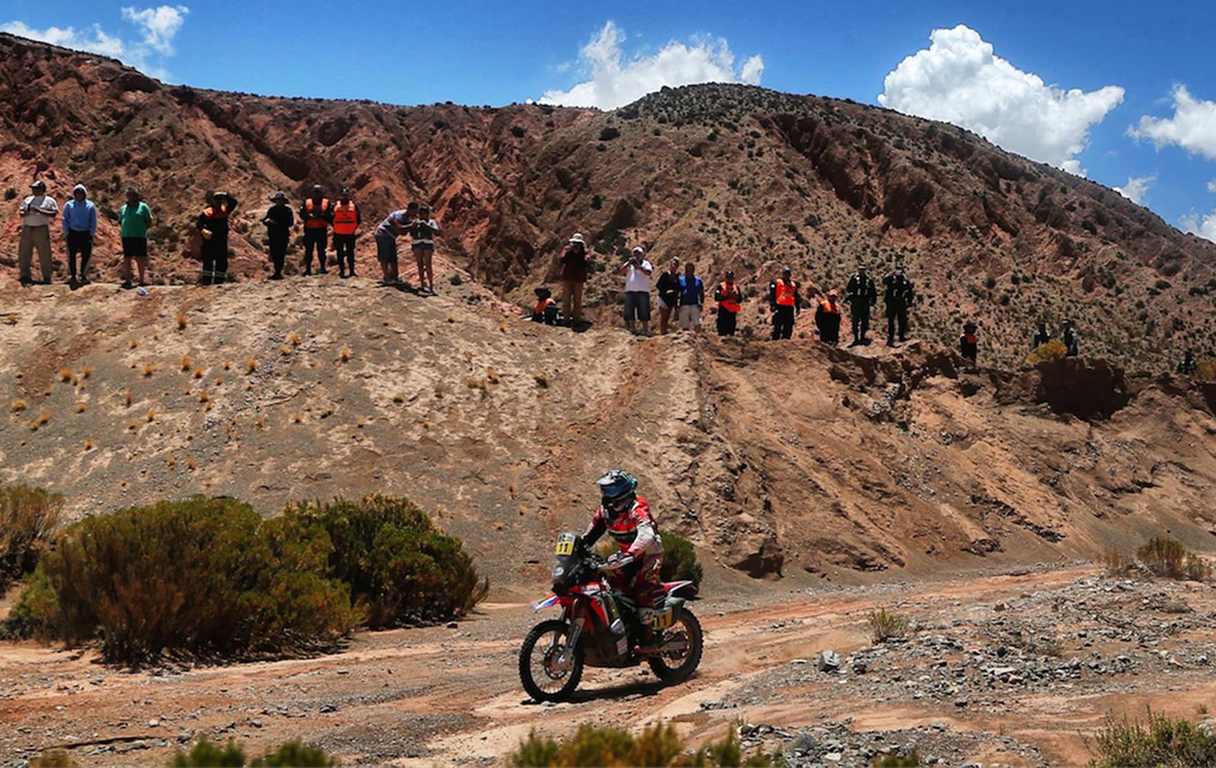 Dakar, 3° tappa: Barreda dominatore nelle moto, tripletta Peugeot nelle auto