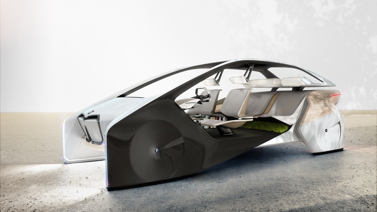 BMW al CES 2017 tra guida autonoma e ologrammi