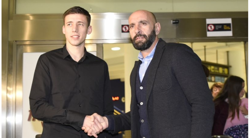 In attesa di Jovetic, il Siviglia ufficializza Lenglet