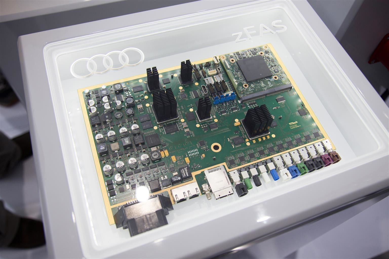 Audi al CES 2017, ecco la Q7 “deep learning concept”
