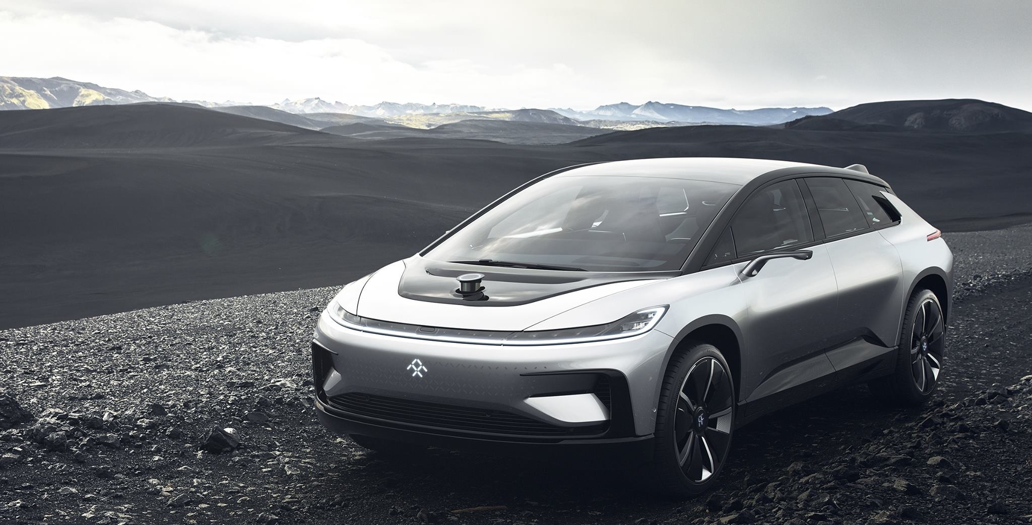Faraday Future FF91, debutto al CES 2017 con figuraccia