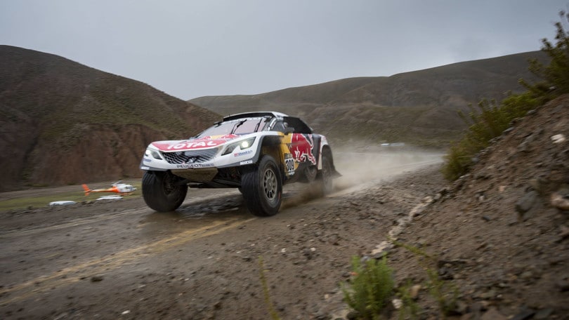Dakar, tappa 5: ancora Loeb nelle auto, spunta Sunderland nelle moto