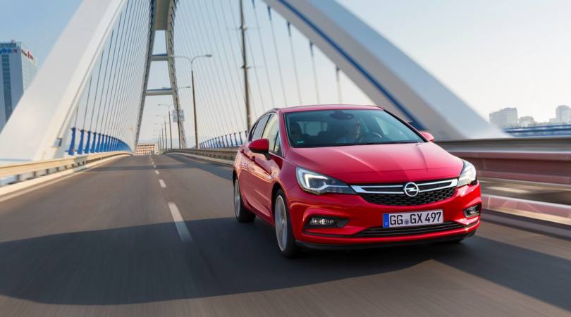 Opel Astra, tre motivi per comprarla: video
