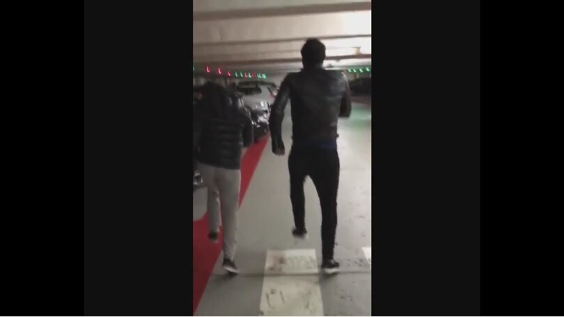Daniel Alves, il balletto nel parcheggio