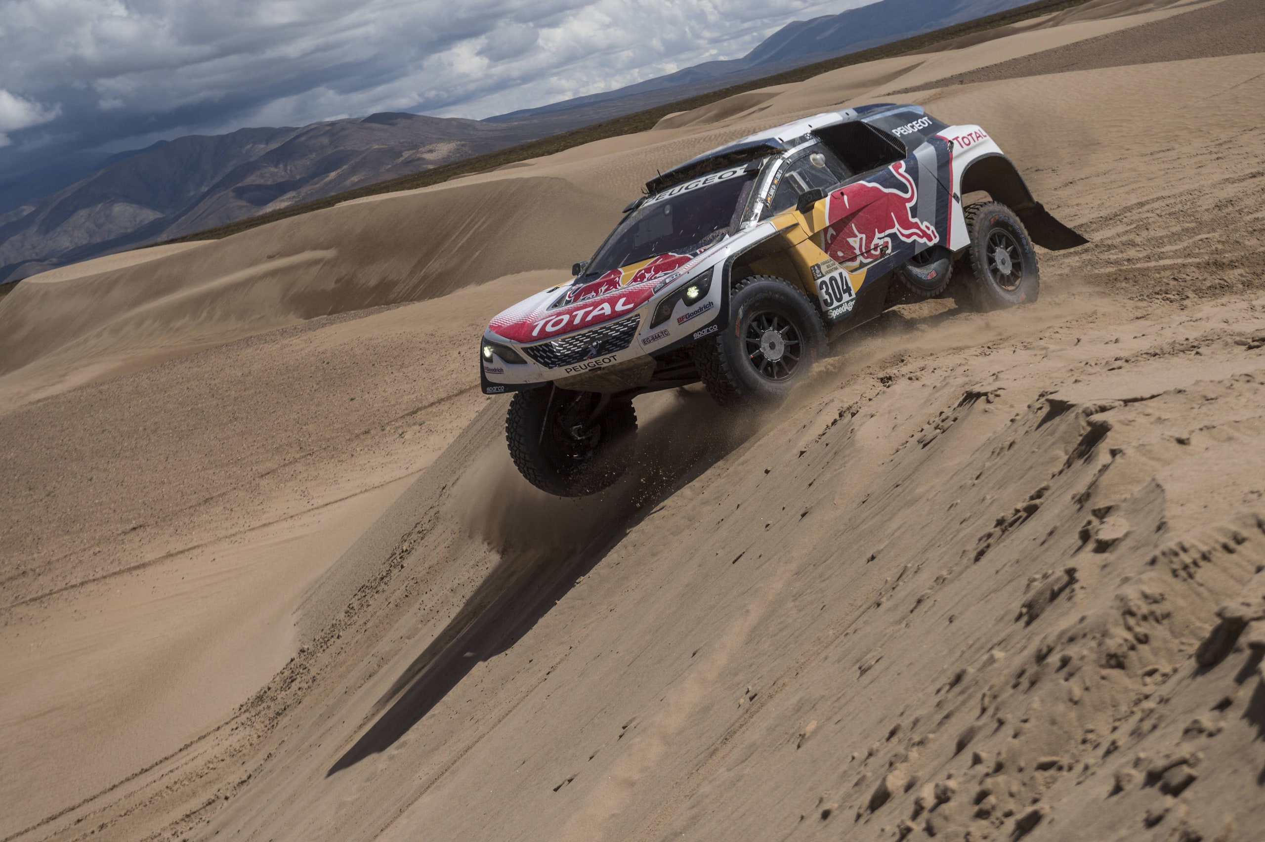 Dakar, Sainz: "Un miracolo che nessuno si sia ferito"
