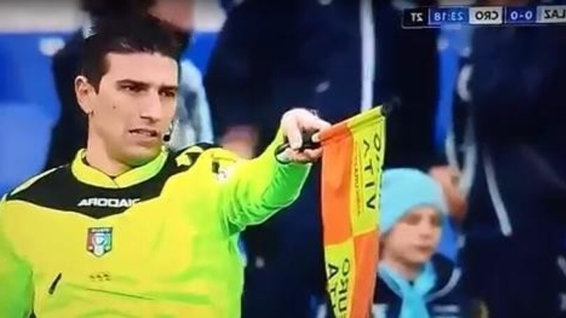 Lazio-Crotone, gol annullato a Rhoden. Il guardalinee si accorge dell'errore