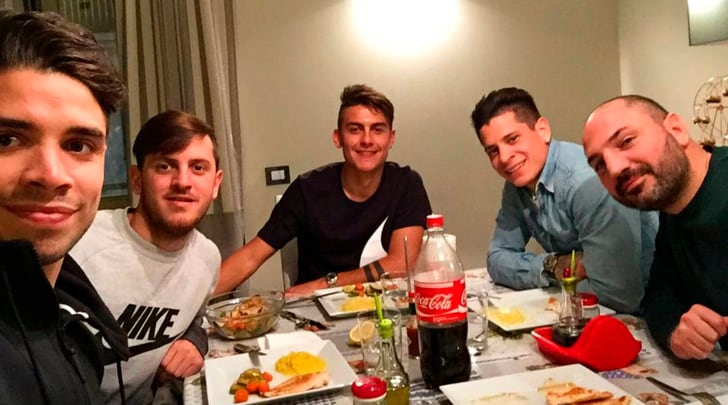 Iturbe a cena a casa di Dybala