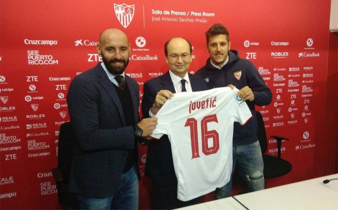 Jovetic ufficiale al Siviglia: «Poco spazio all'Inter, mi riprenderò»